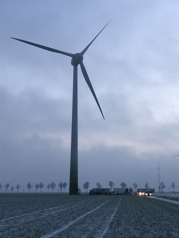 31 januari 2019; overdracht oude windmolens