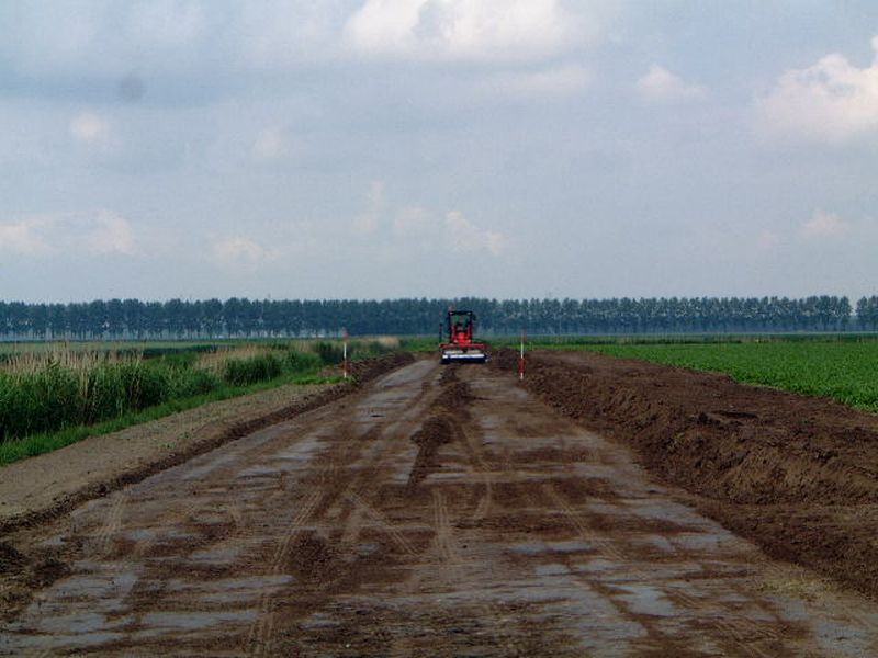 De aanleg van de toegangsweg van het windpark