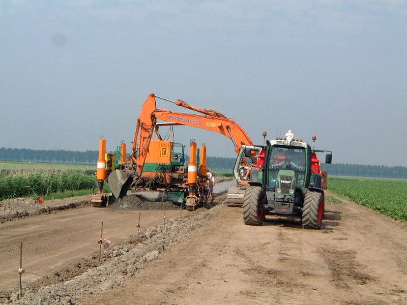 De aanleg van de toegangsweg van het windpark