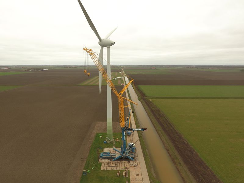 1 maart 2019; kraan opgebouwd bij windmolen 5