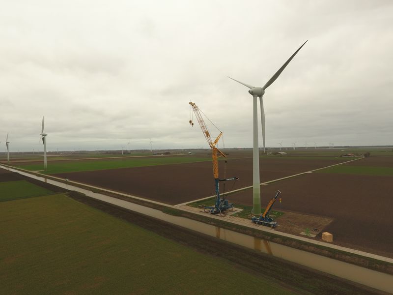 1 maart 2019; kraan opgebouwd bij windmolen 5