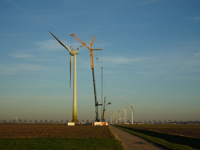 14 februari 2019; start ontmanteling tweede windmolen