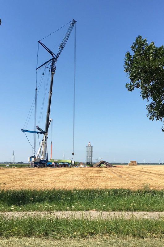 30 juli 2019; opbouw eerste windmolen