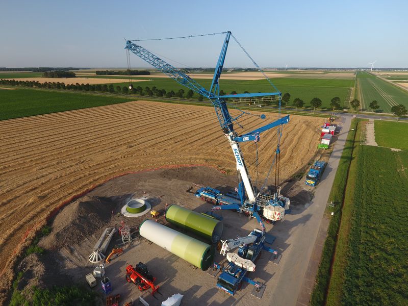 26 juli 2019; eerste mastdelen windmolen 1 gebracht