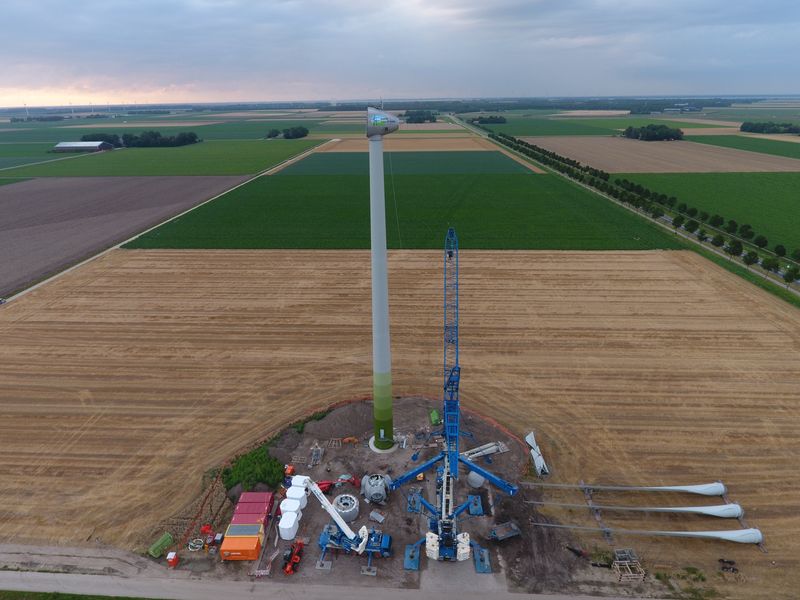 6 augustus 2019; opbouw windmolen 1