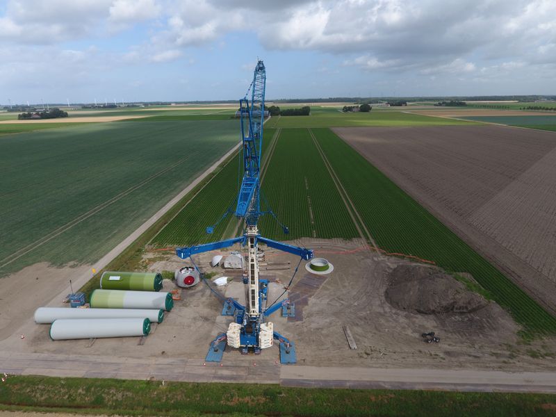 10 augustus 2019; opbouw kraan windmolen 2