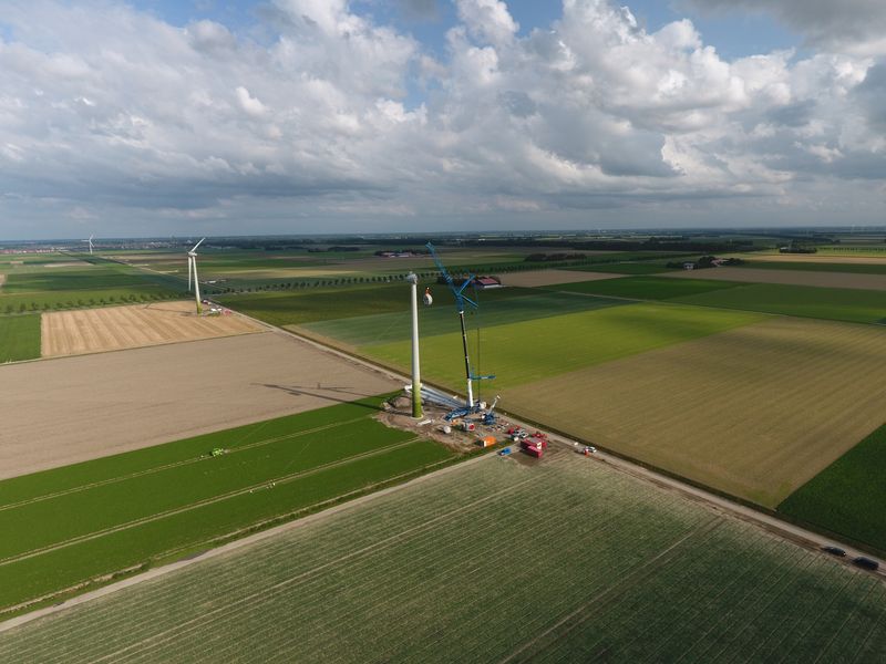 21 augustus 2019; opbouw windmolen 2