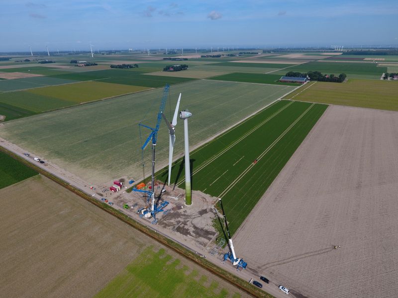 23 augustus 2019; opbouw windmolen 2